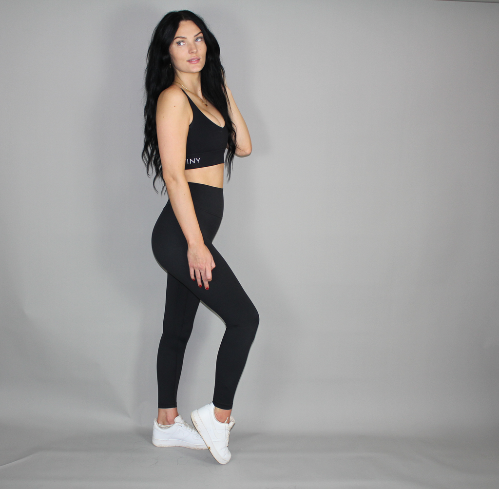 model activewear. Shorts, Leggings, Sports Bra 